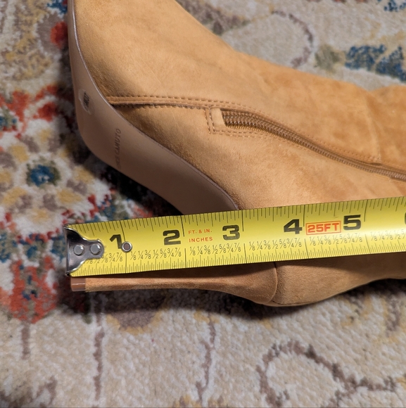 VINCE CAMUTO Kashleigh Pointed Toe Knee High Boot - Picture 13 of 15